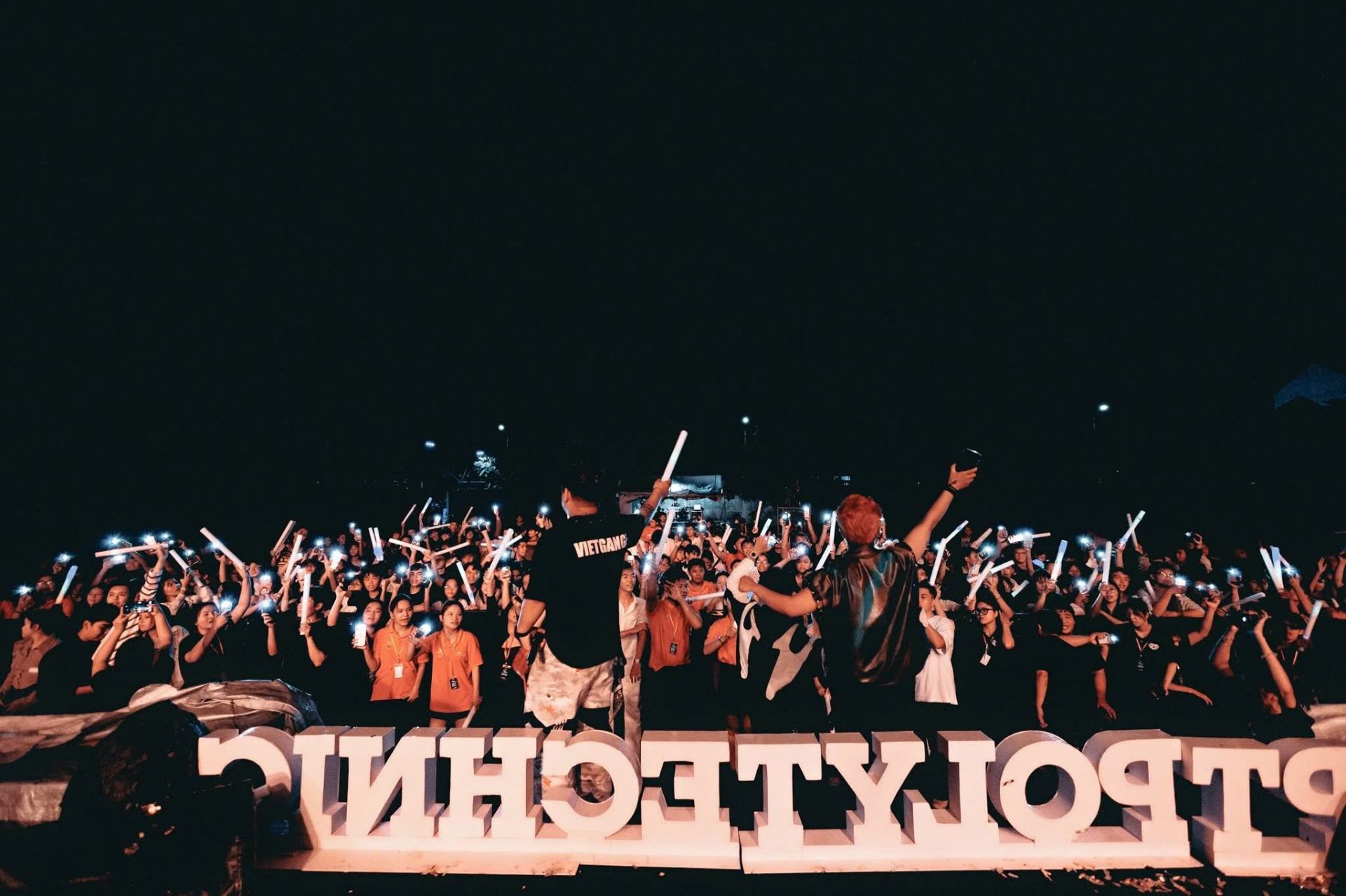 Polytechnic stage crowd